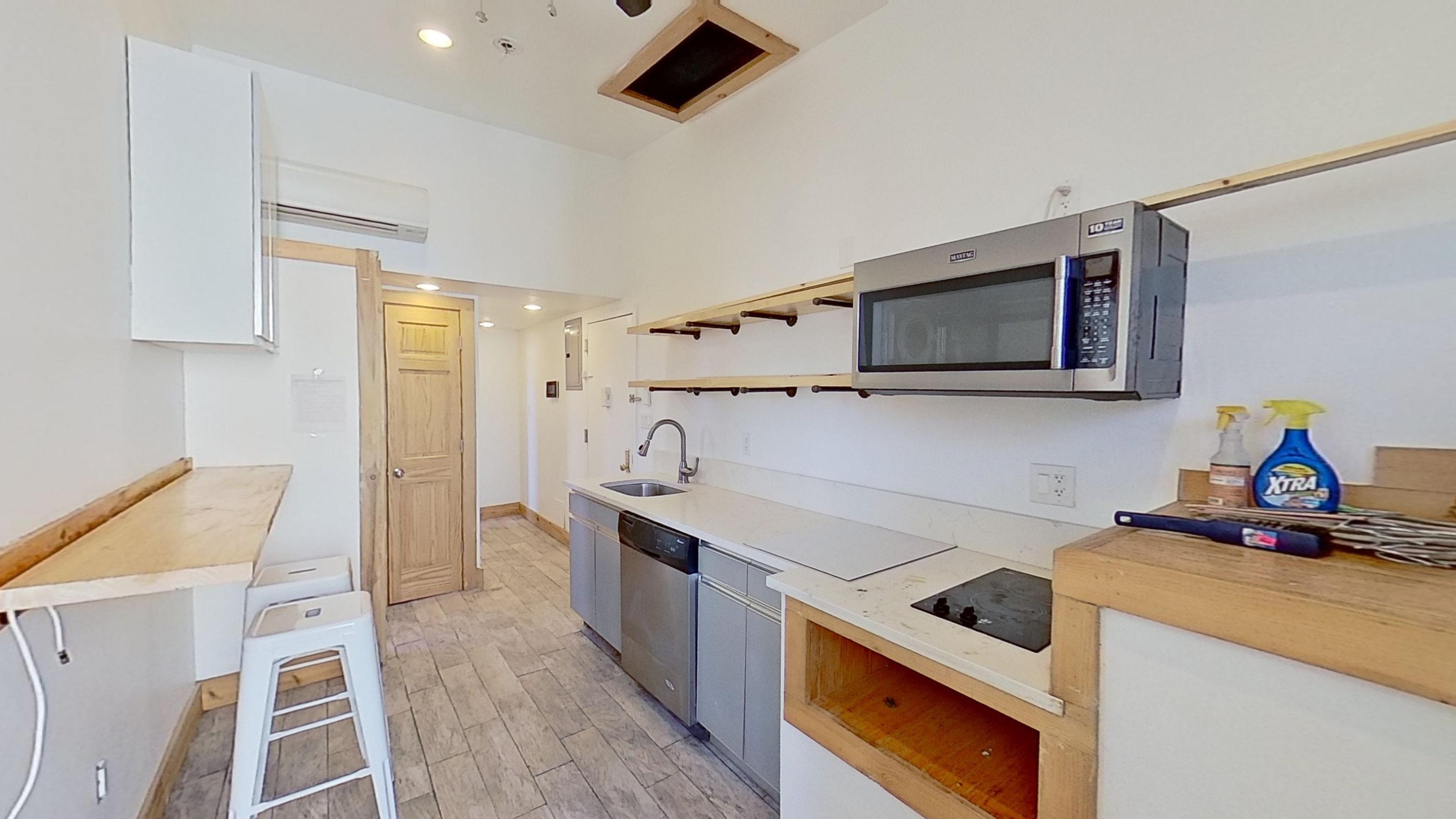 585 Evergreen Ave